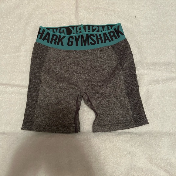 *SOLD* Gymshark Flex Shorts - Picture 4 of 4